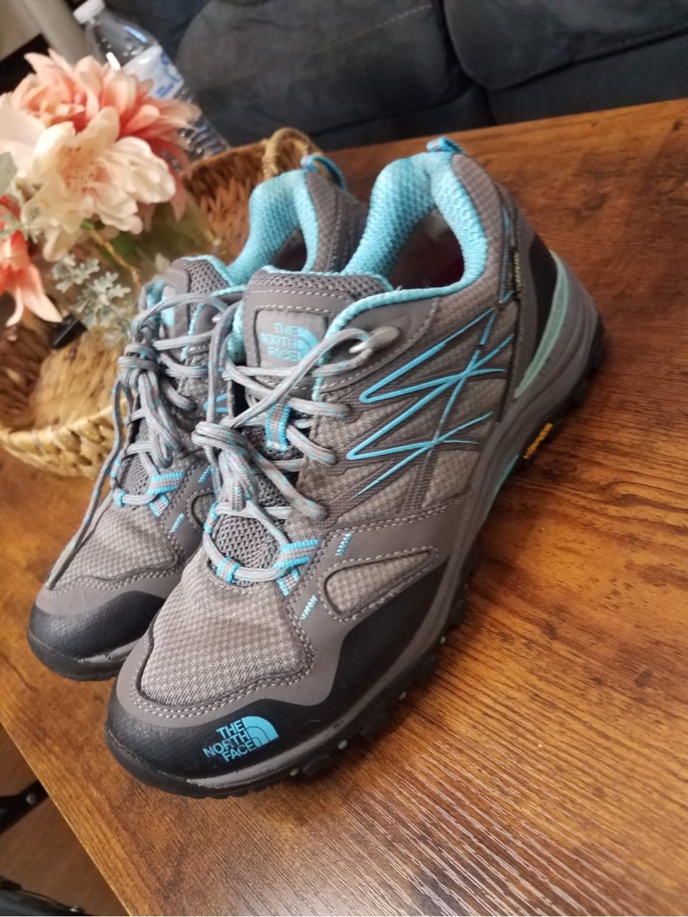 The North Face Hedgehog Fastpack Gore-Tex Hiking Shoes Womens Size 9.5
